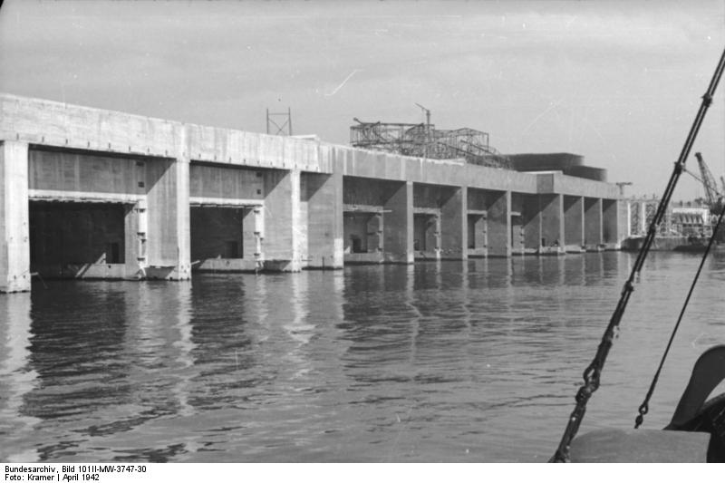 U-Boat Pens at Saint Nazaire under construction (Bundesarchiv)