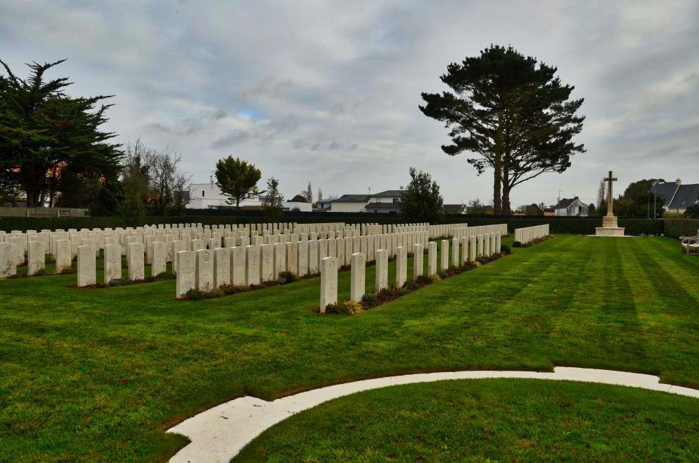 Escoublac-la-Baule War Cemetery