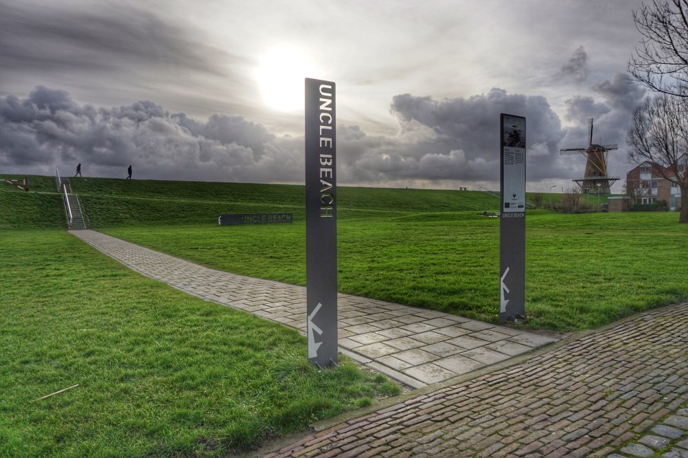 Uncle Beach Memorial, Flushing 2016